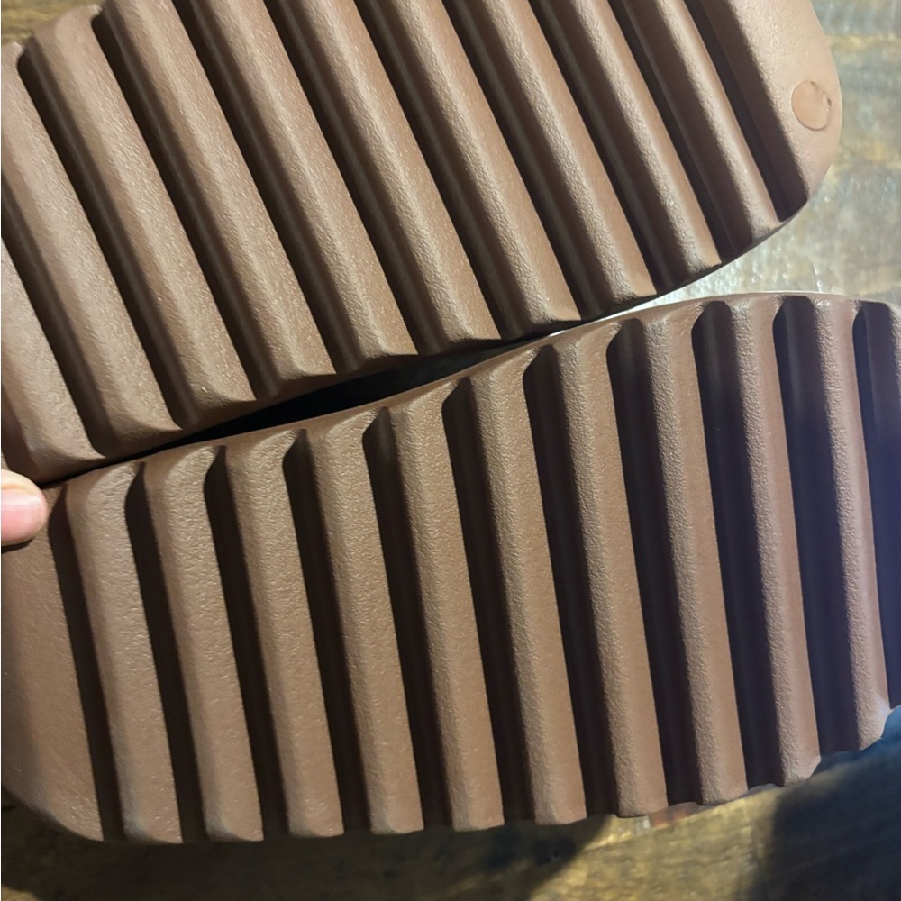Yeezy - Picture 3 of 3